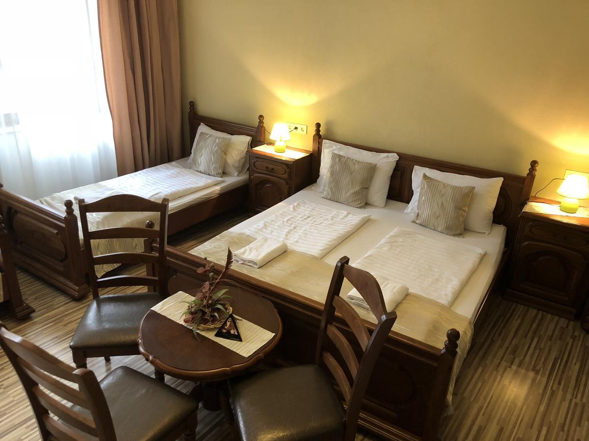 Mosoly Apartman Szeged Esterno foto