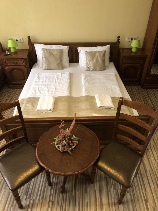 Mosoly Apartman Szeged Esterno foto