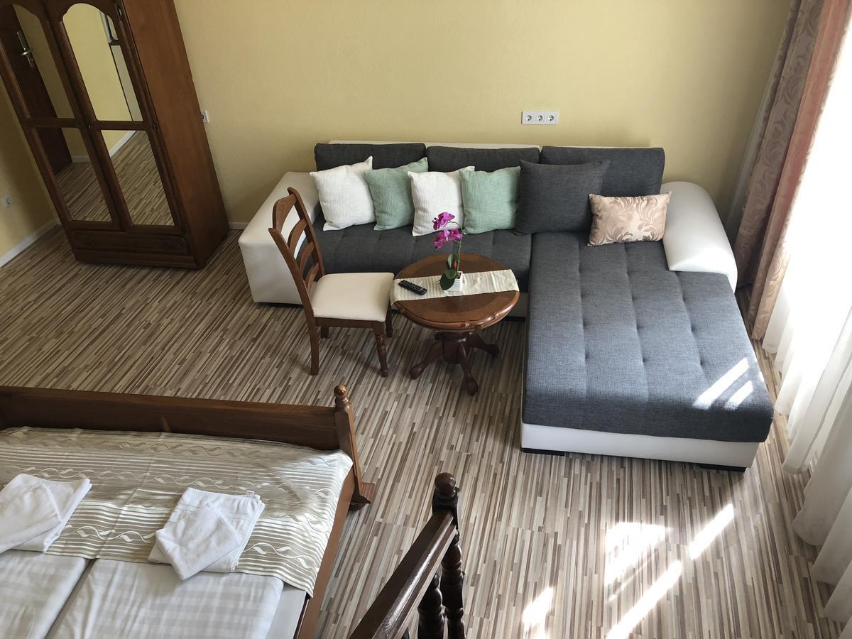 Mosoly Apartman Szeged Esterno foto
