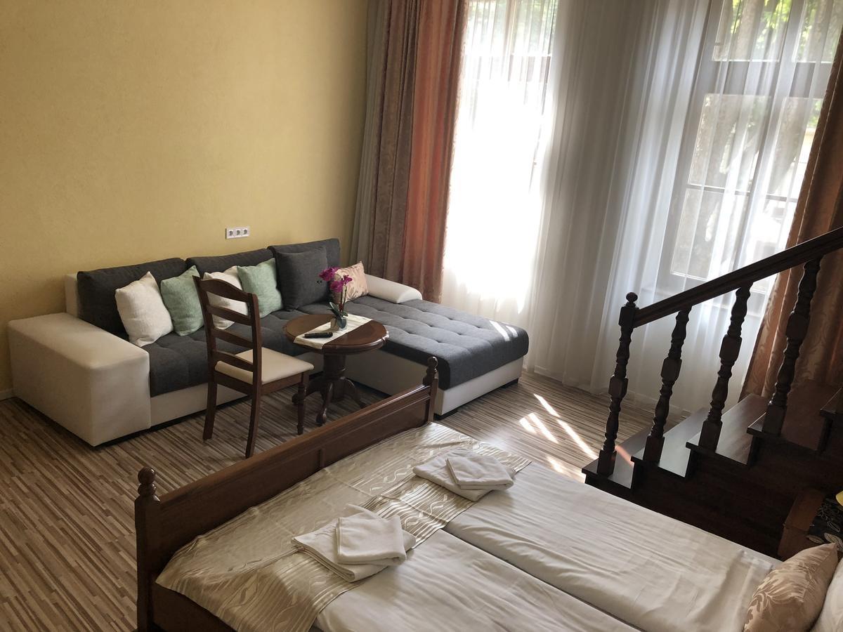 Mosoly Apartman Szeged Esterno foto