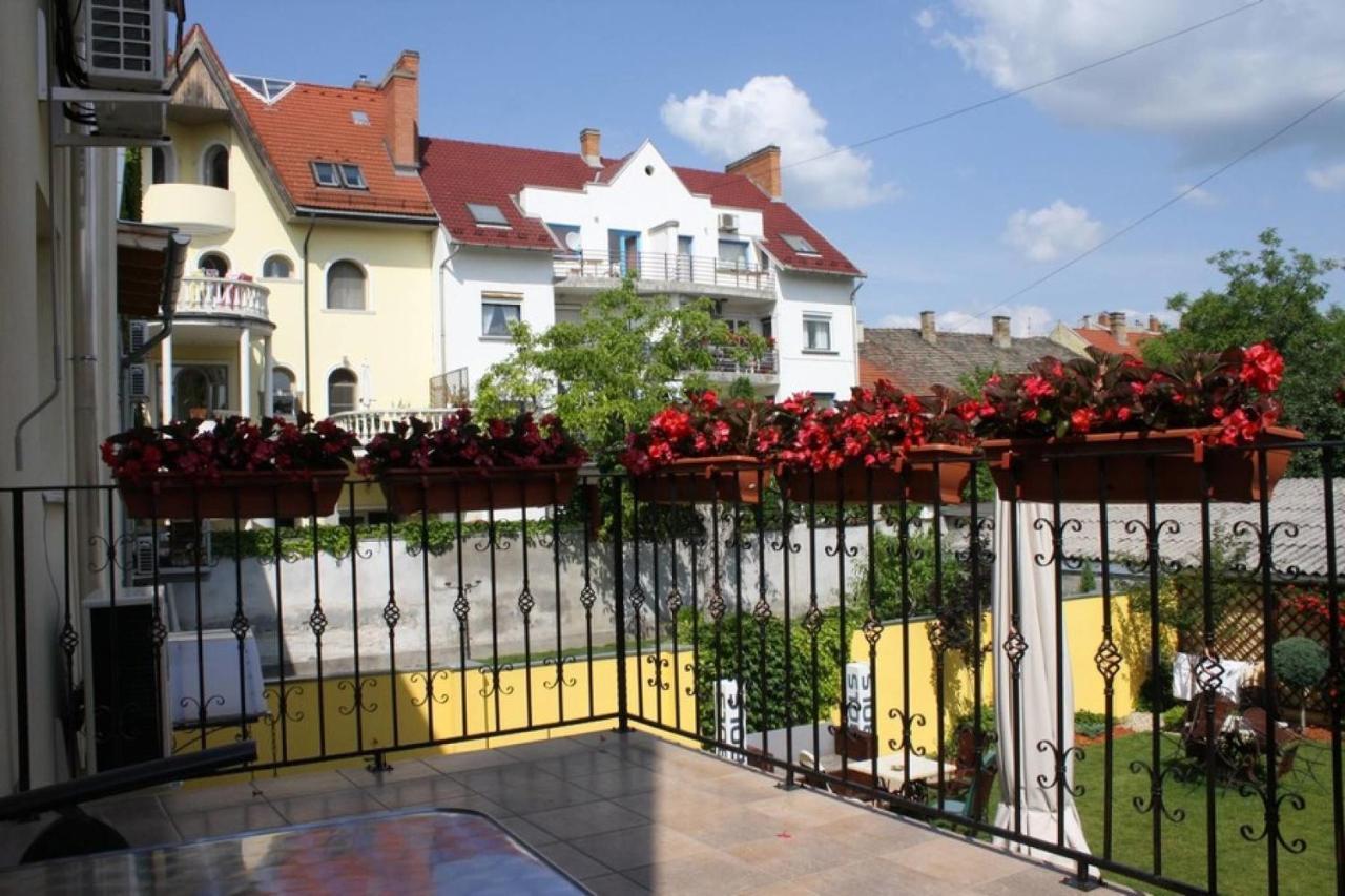Mosoly Apartman Szeged Esterno foto